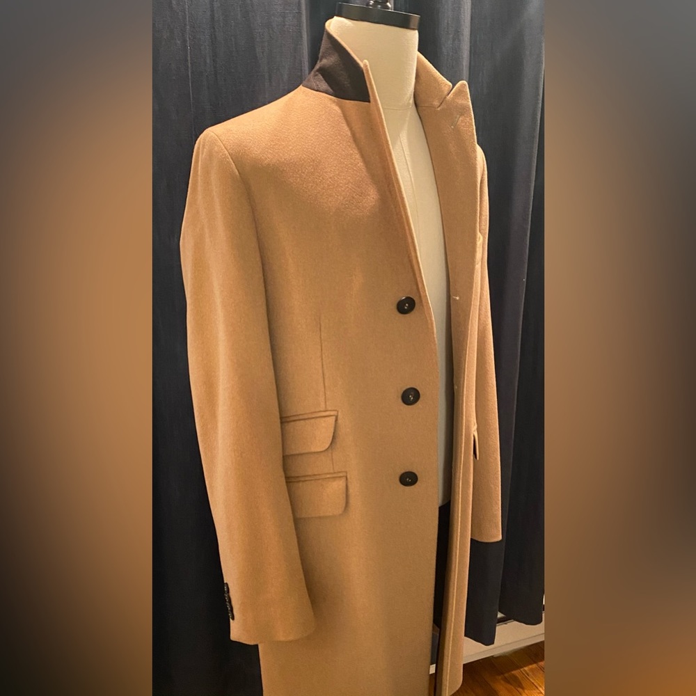 HEVO VIRGIN WOOL COAT